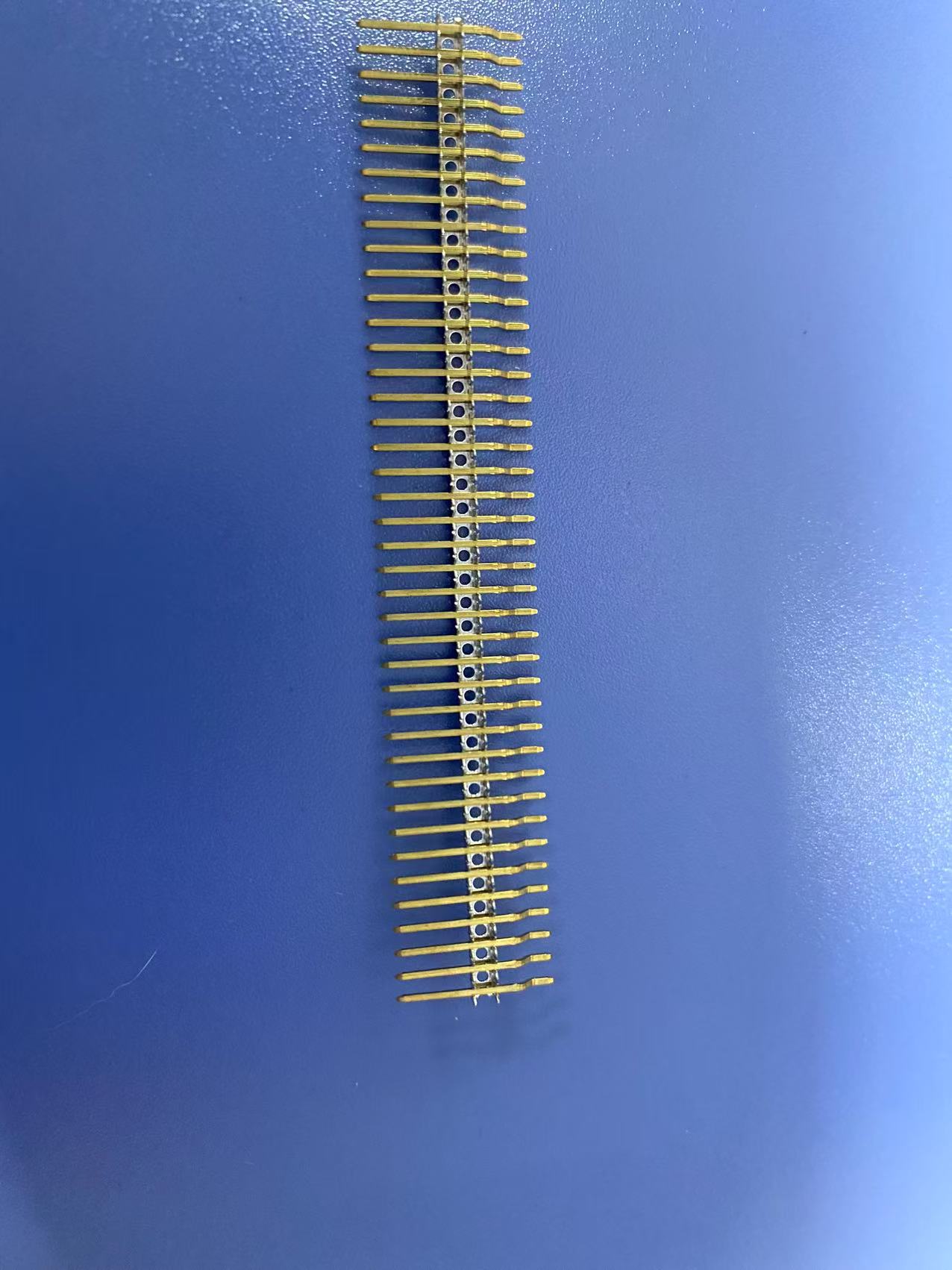 0.5方針折彎打花料帶/卡帶PIN定制，多材質電子導針專家